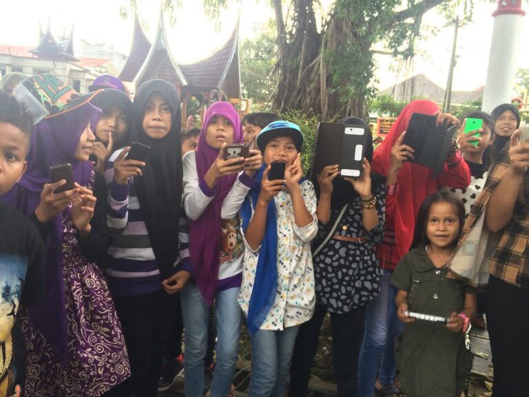 Objek Wisata Taman Panorama Lobang Jepang Ngarai Sianok